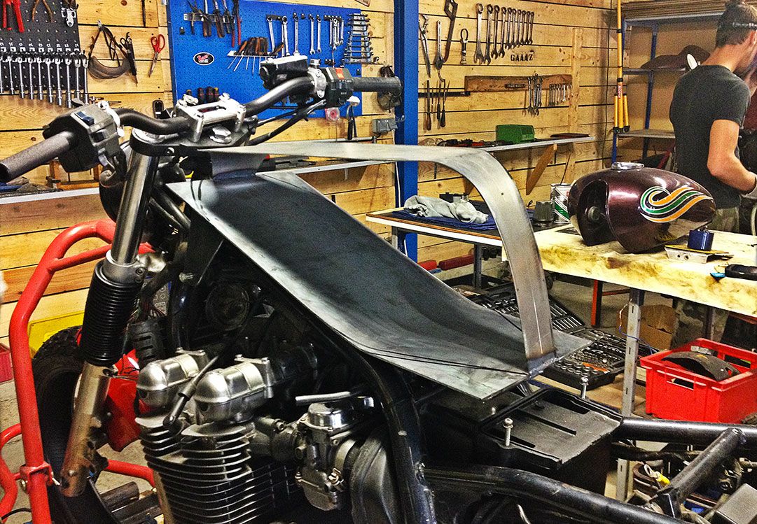 KAWASAKI 750 ZEPHYR MAD MAX